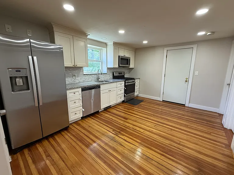 32 Primrose St #2 — Photo 1