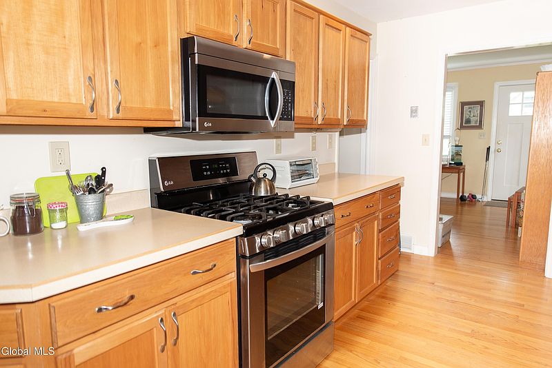 3rd image of 618 Orlinda Avenue