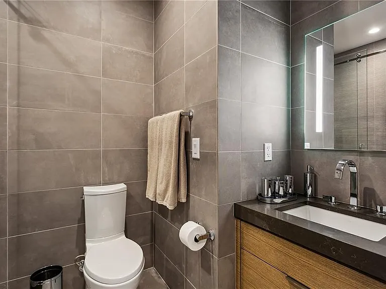 2525 Peachtree Rd NE #32 — Photo 31