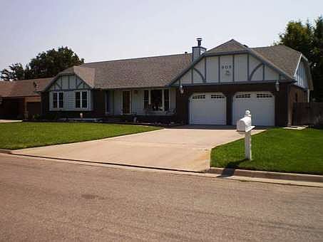 1st image of 805 Idlewild Dr
