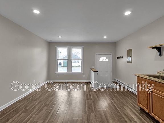 2nd image of 765 Oliver St #5