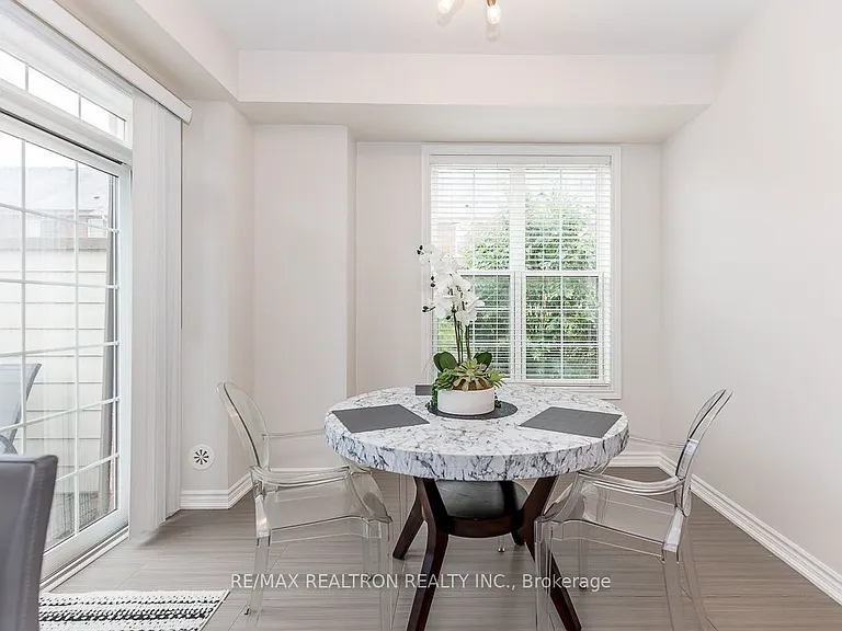 28 Donald Buttress Blvd W — Photo 20