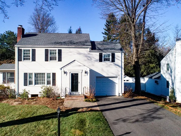 258 Tunxis Road, West Hartford, CT 06107