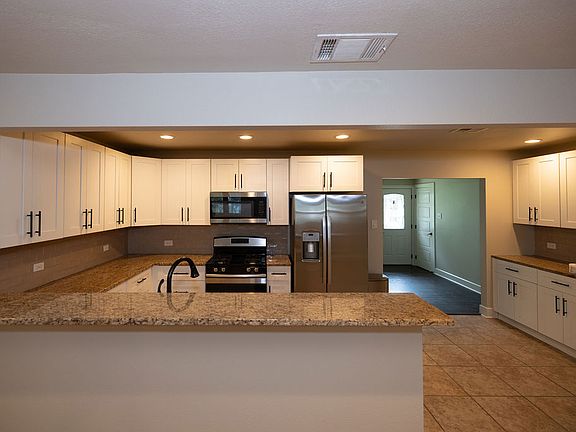 5th image of 231 N Guilford Dr