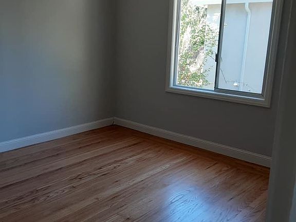 5th image of 154 Elm St #154