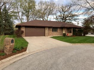 822 Riverview Dr, Iowa Falls, IA 50126