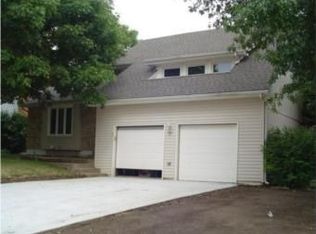 907 SW Savannah Dr, Lees Summit, MO 64081