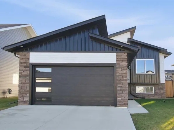 69 N Mackenzie Ave, Lacombe, AB T4L 0H9