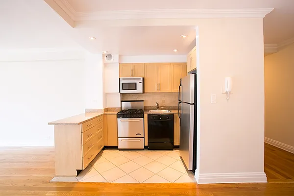 Rented by Stonehenge NYC LLC | media 1