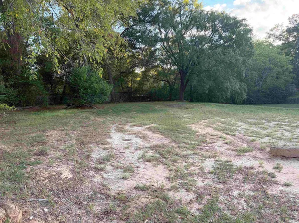 604 Summitt St, Marshall, TX 75670