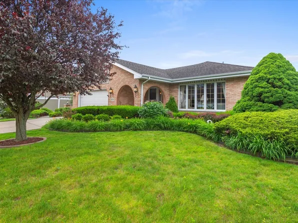 8519 Cressmoor Ct, Orland Park, IL 60462