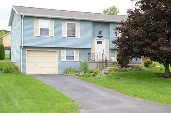 1st image of 419 Blue Grass Dr