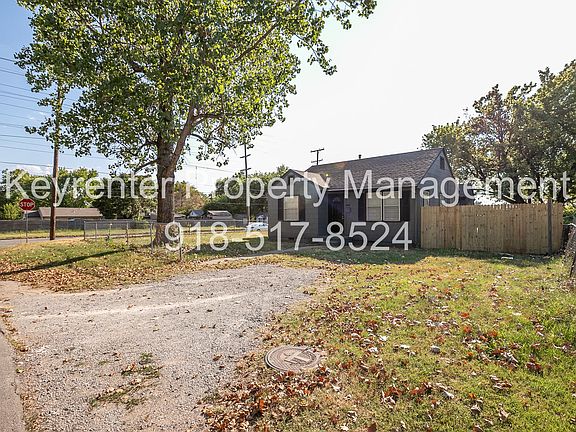 3rd image of 1502 N Columbia Ave