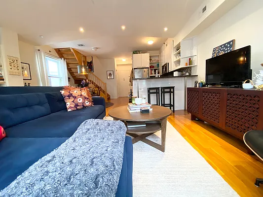 Rented by Corcoran | media 23