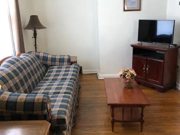 1364 4th Ave #1, Coraopolis, PA 15108