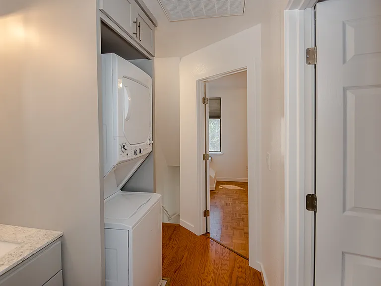 3121 Nantucket Ter — Photo 9
