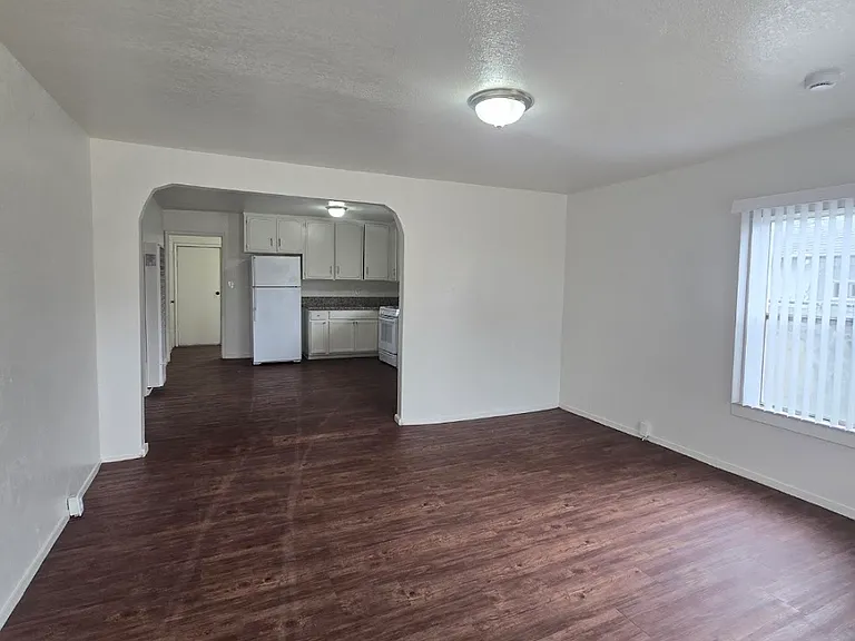 2513 S 10th St — Photo 2