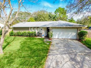 606 Hickory Lake Dr, Brandon, FL 33511