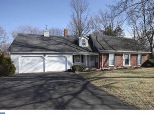 221 S 5th St, Quakertown, PA 18951