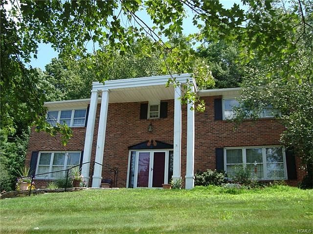 IMPRESSIVE COLONIAL HOME