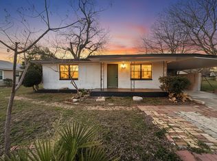 107 Elm Ave, Rockdale, TX 76567