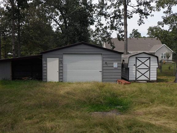 3rd image of 905 Northwood Dr