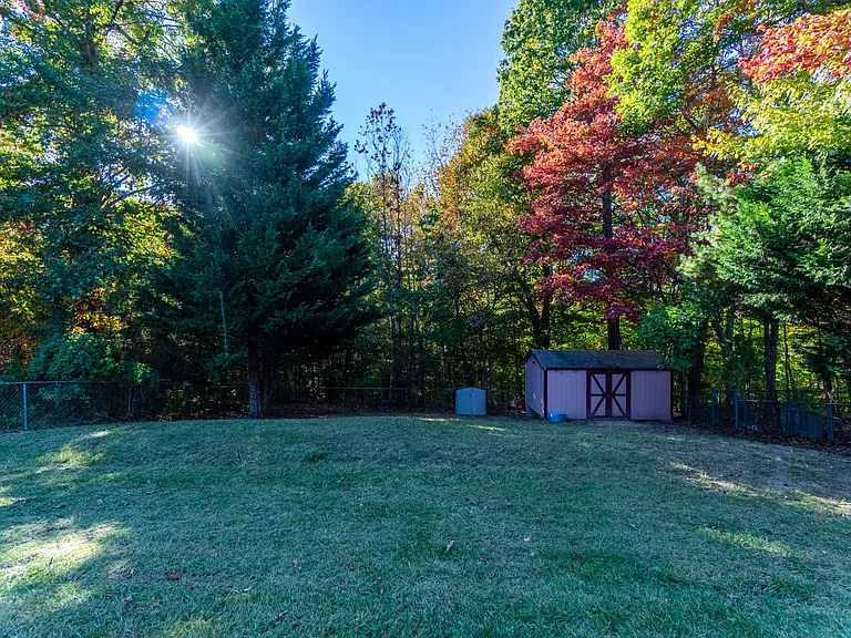 3923 Woodberry Lake Dr — Photo 15