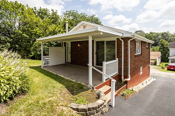 851 Florence Ave #2 — Photo 4