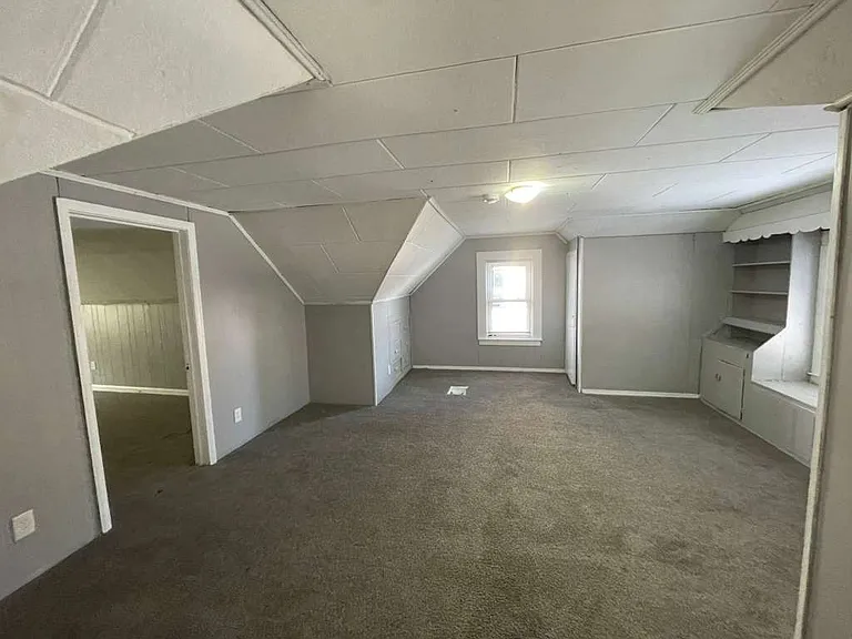 15855 Sorrento St — Photo 11