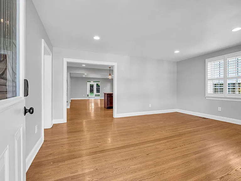 3826 Burrus St — Photo 3