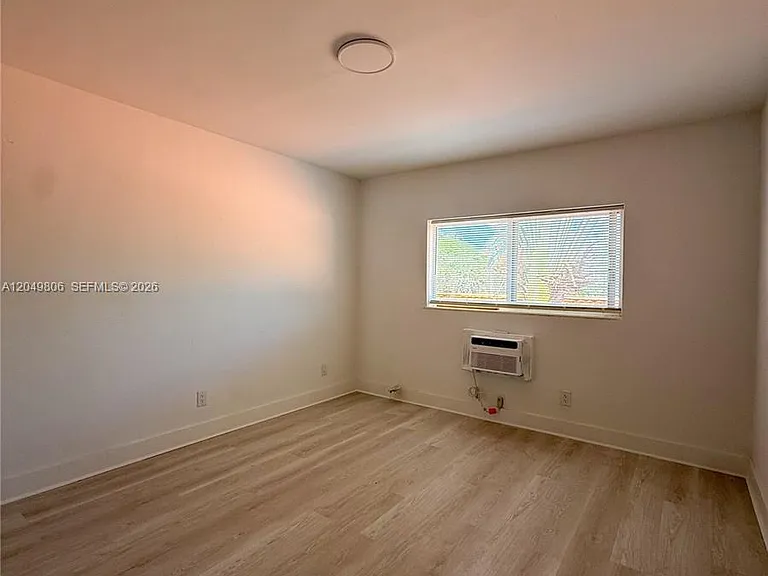 935 Bay Dr #9 — Photo 7