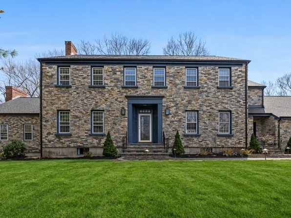 90 Countryside Ln, Milton, MA 02186