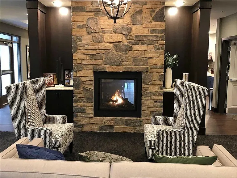 Oaks of Shorewood Apartments — Photo 19