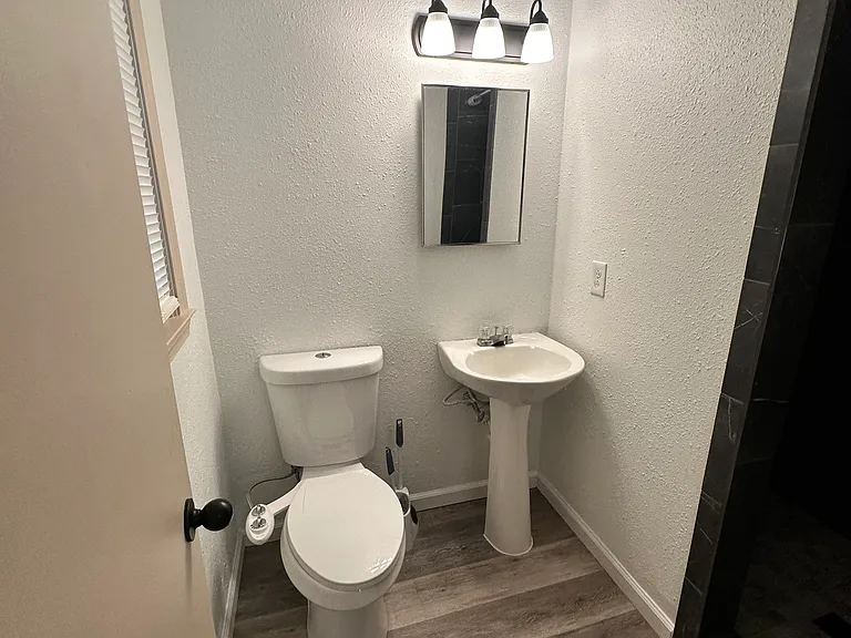 2407 Valleybrook Rd — Photo 18