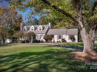 82 Clarendon Rd, Asheville, NC 28806