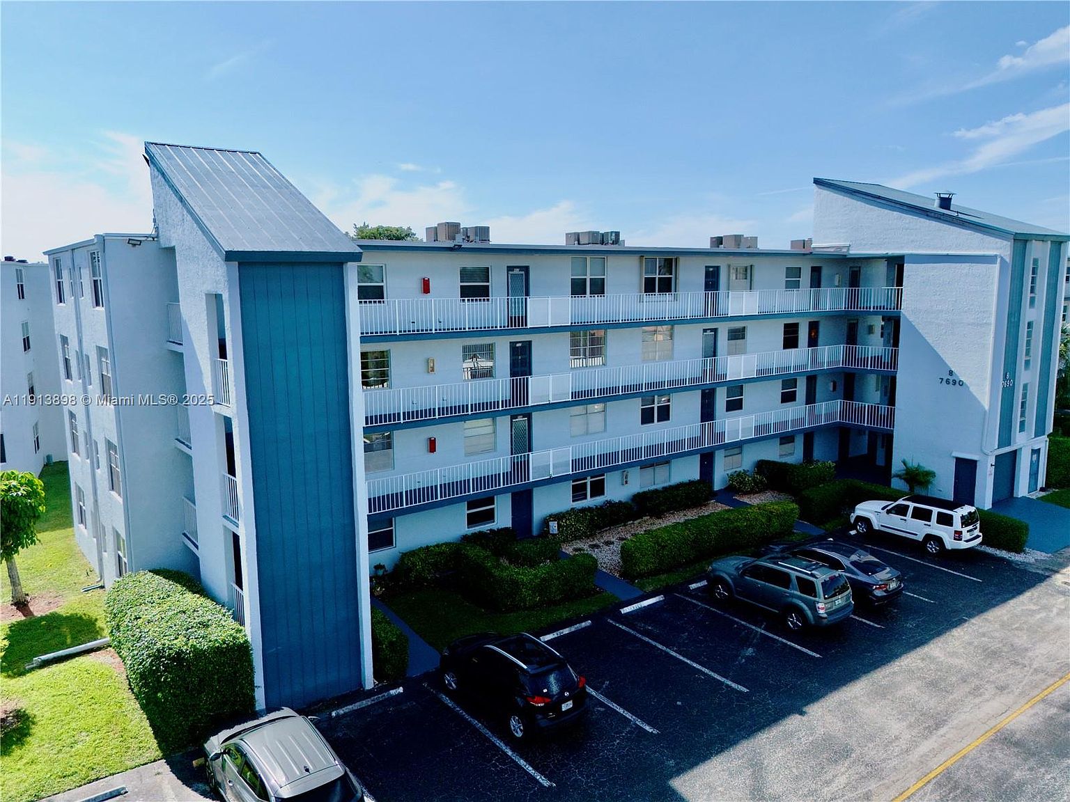 7690 NW 18th St APT 303