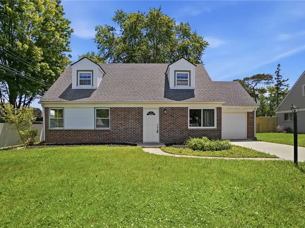 976 Kenosha Rd, Dayton, OH 45429