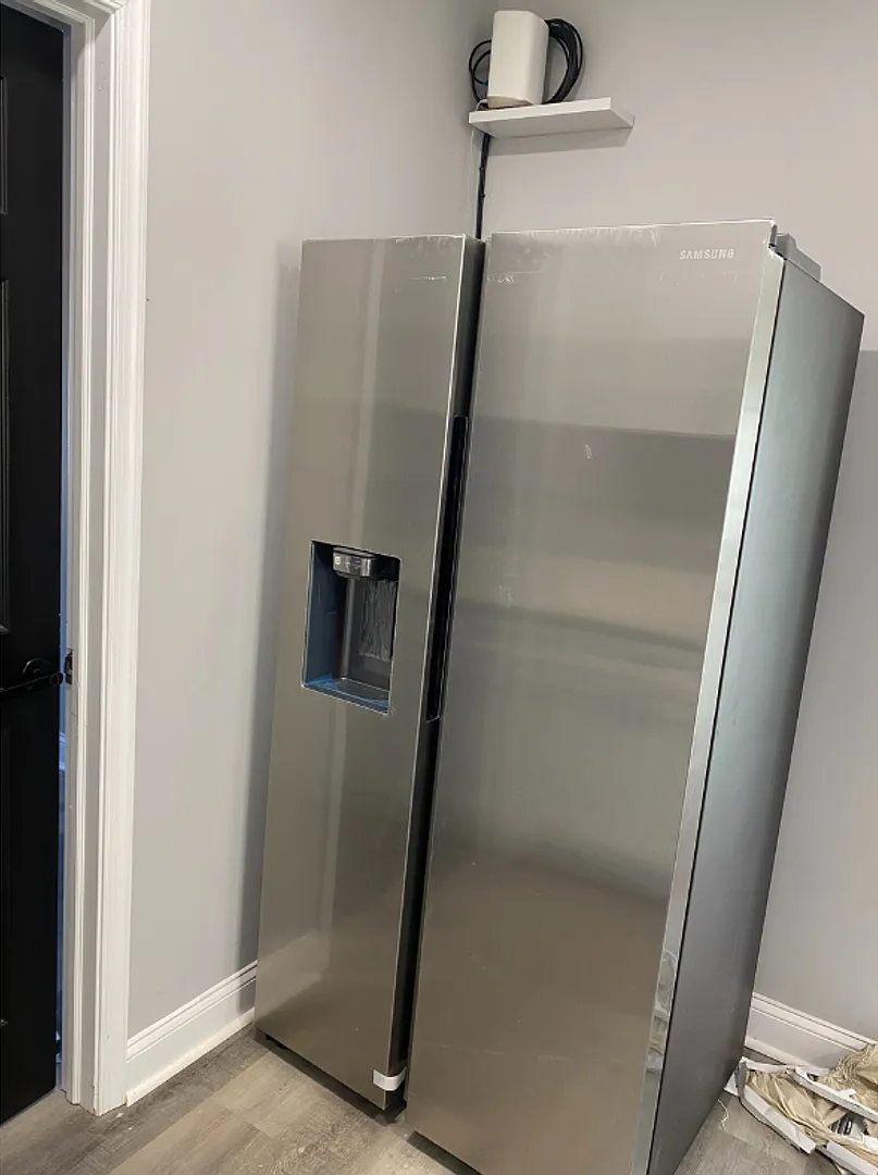 4310 Ridgewood Avenue $900 Available Room (Private Bath) — Photo 3