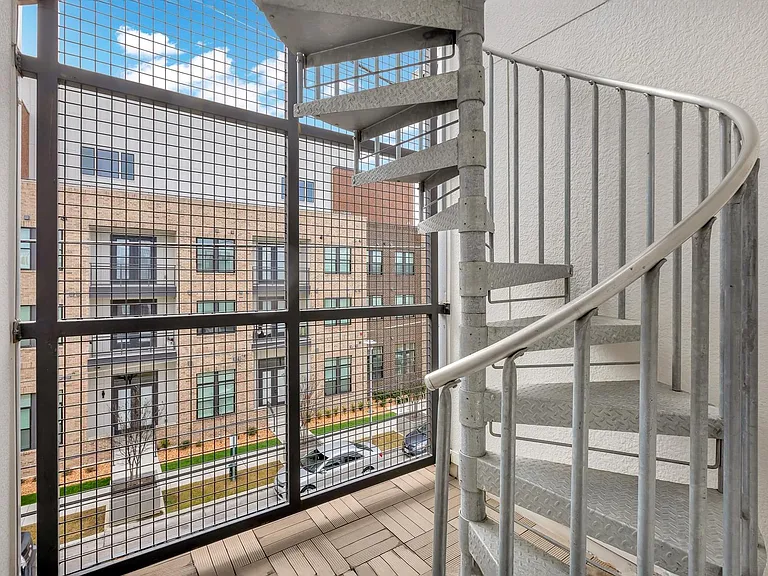 1008 Concordia Ave — Photo 29