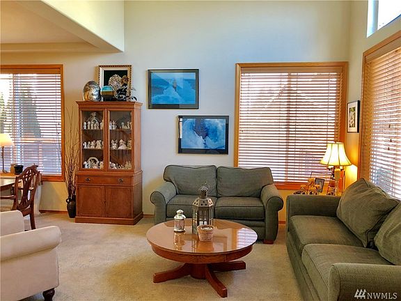 4th image of 6805 83rd Street Ct E