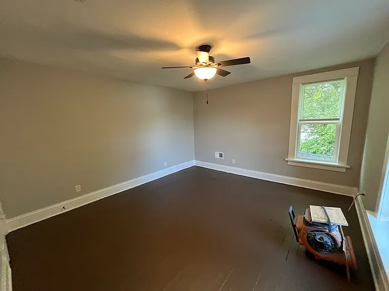 149 N Guilford Ave — Photo 11