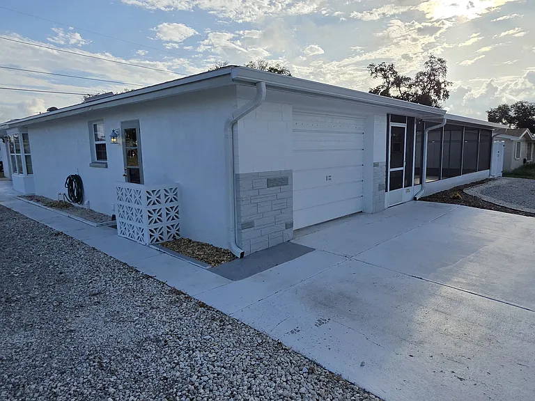 5005 Genesis Ave — Photo 3