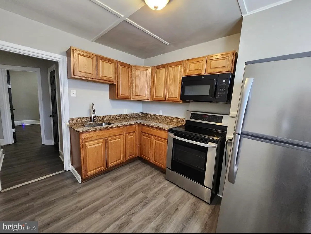 2 bed, 1200 sqft, $1,600 — Photo 2