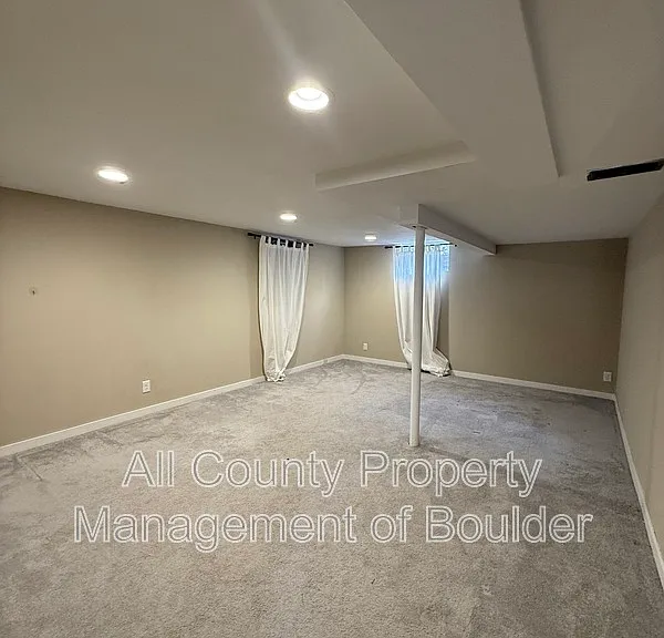 380 S 42nd St — Photo 16