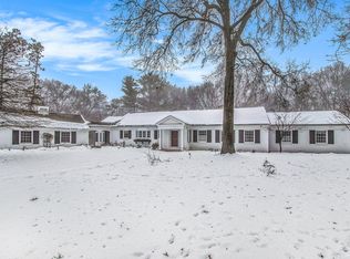 1708 Embury Rd, Kalamazoo, MI 49008