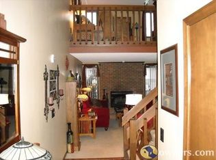 33 Westwood Rd, Lancaster, NY 14086