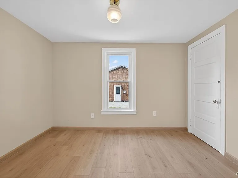 423 Wendell Ter — Photo 17