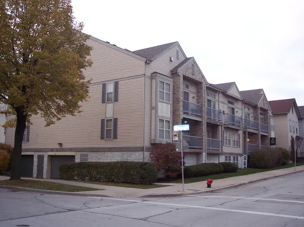 707 E Pleasant St #206, Milwaukee, WI 53202