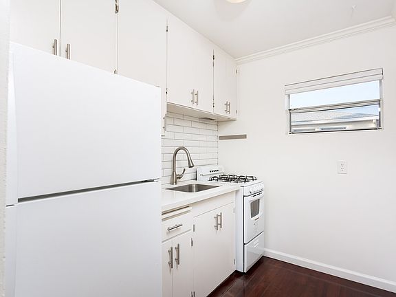 5th image of 5042 1/2 Saratoga Ave