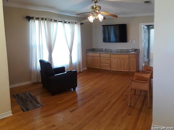 5th image of 630 Storeywood Dr